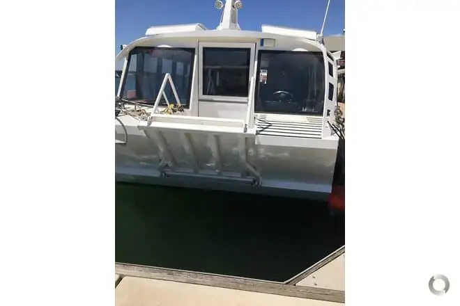 เรือสองลำ (Catamaran) สำหรับขาย