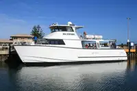 เรือสองลำ (Catamaran) สำหรับขาย