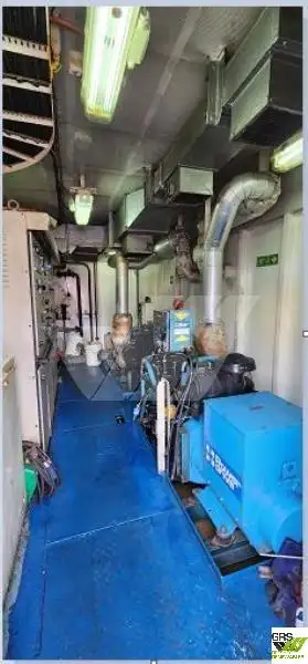 เรือขนส่งสัมภาระขึ้นฝั่งแบบมีถัง สำหรับขาย