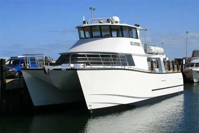 เรือสองลำ (Catamaran) สำหรับขาย