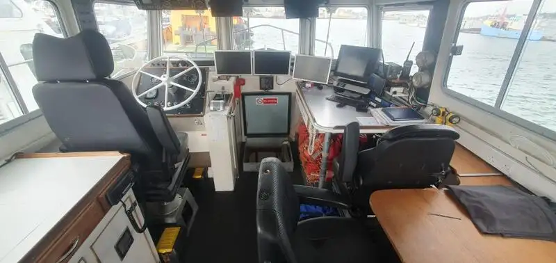 เรือบรรทุกตู้คอนเทนเนอร์ สำหรับขาย