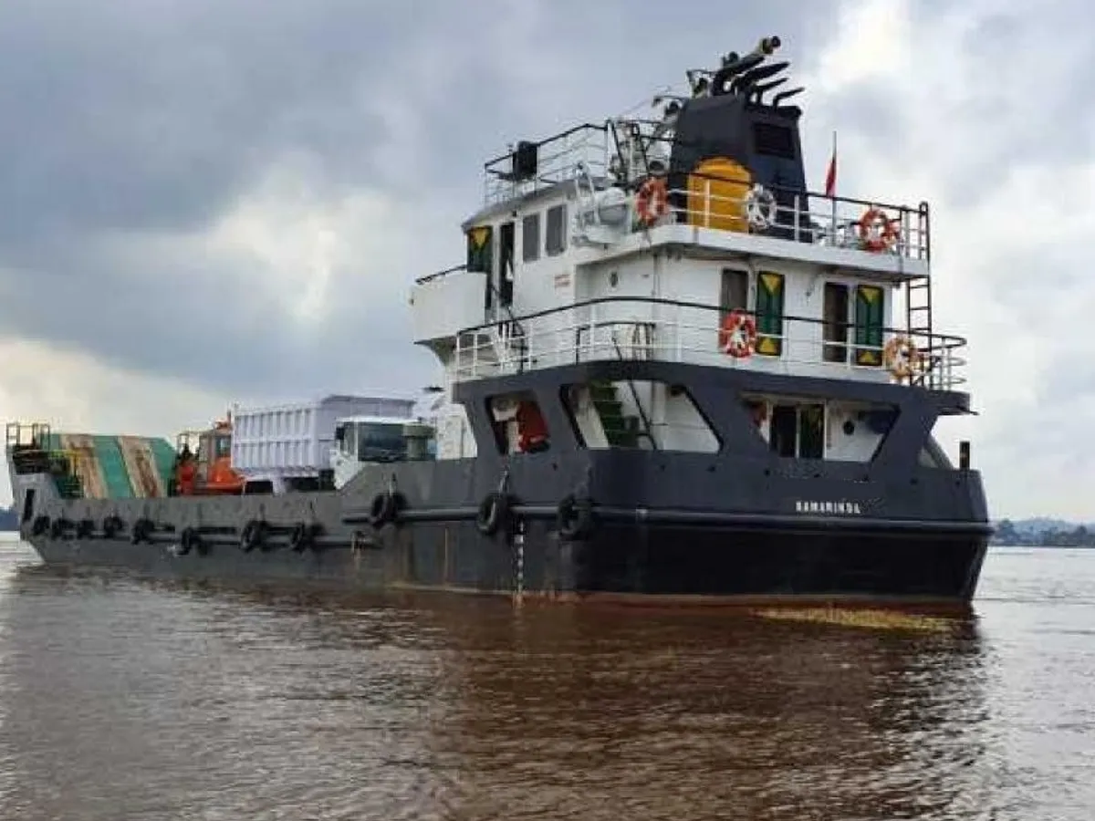 เรือขนส่งสัมภาระขึ้นฝั่งแบบมีถัง สำหรับขาย