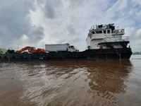 เรือขนส่งสัมภาระขึ้นฝั่งแบบมีถัง สำหรับขาย