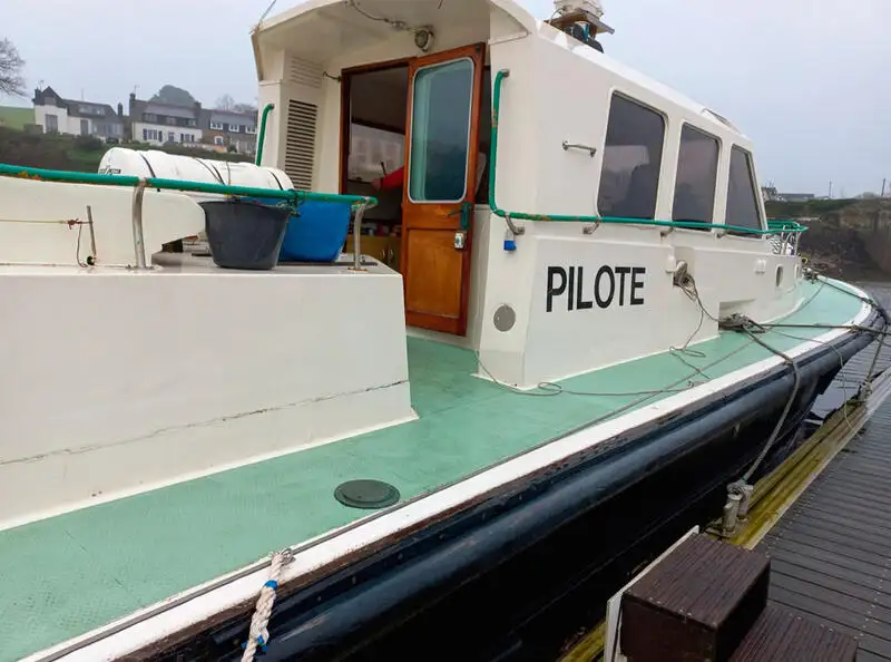 เรือนำร่อง สำหรับขาย