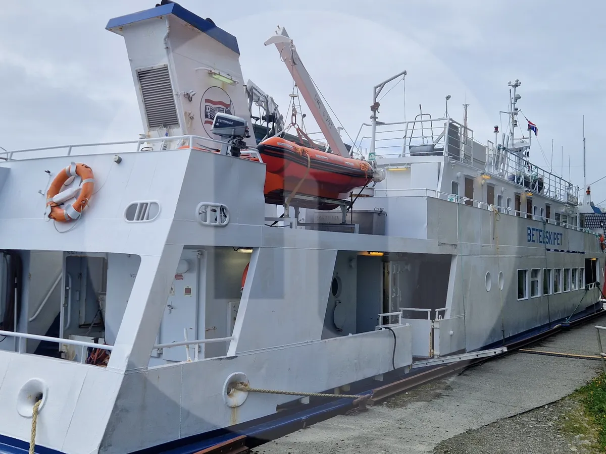 เรือเฟอร์รี่ สำหรับขาย