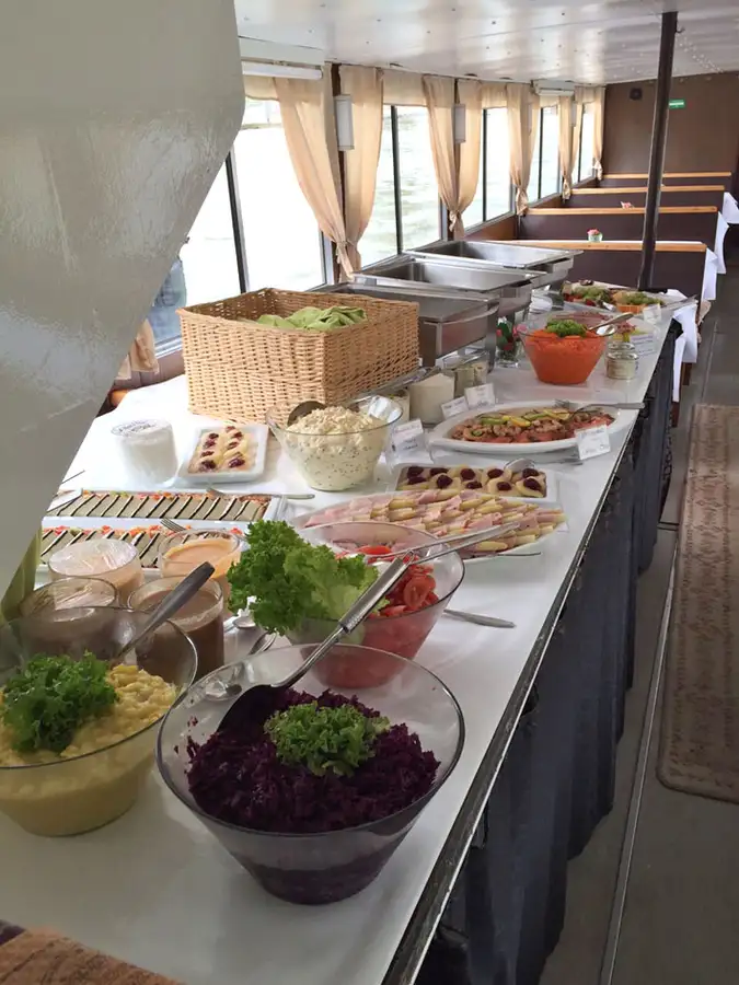 เรือสำราญ สำหรับขาย