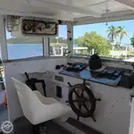 เรือขนส่งสัมภาระขึ้นฝั่งแบบมีถัง สำหรับขาย
