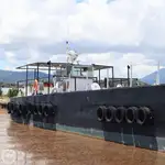 เรือขนส่งสัมภาระขึ้นฝั่งแบบมีถัง สำหรับขาย