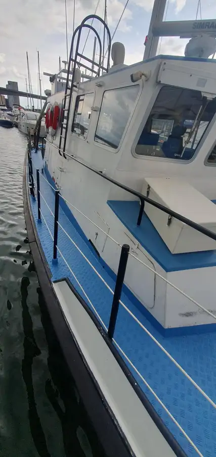 เรือบรรทุกตู้คอนเทนเนอร์ สำหรับขาย