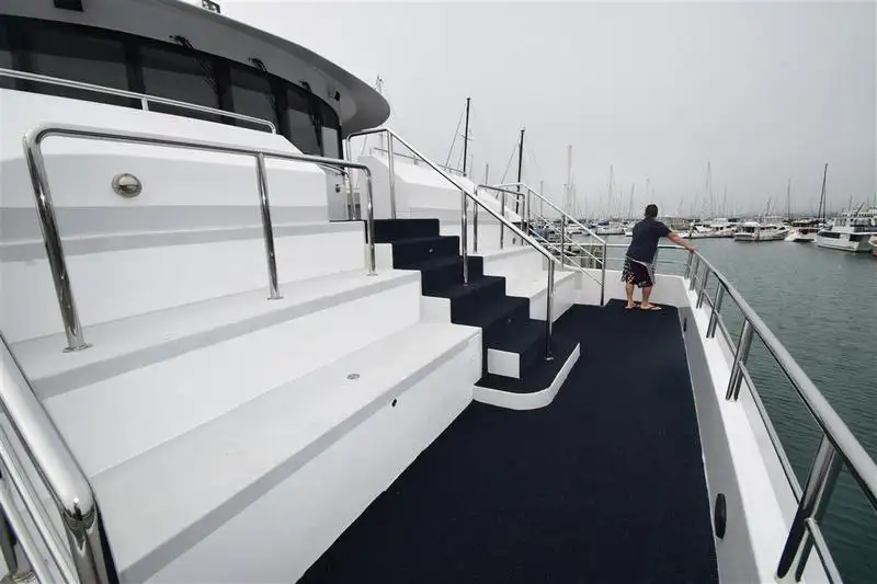 เรือสองลำ (Catamaran) สำหรับขาย