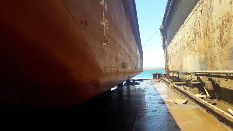 เรือบรรทุกสินค้า (Barge) สำหรับขาย