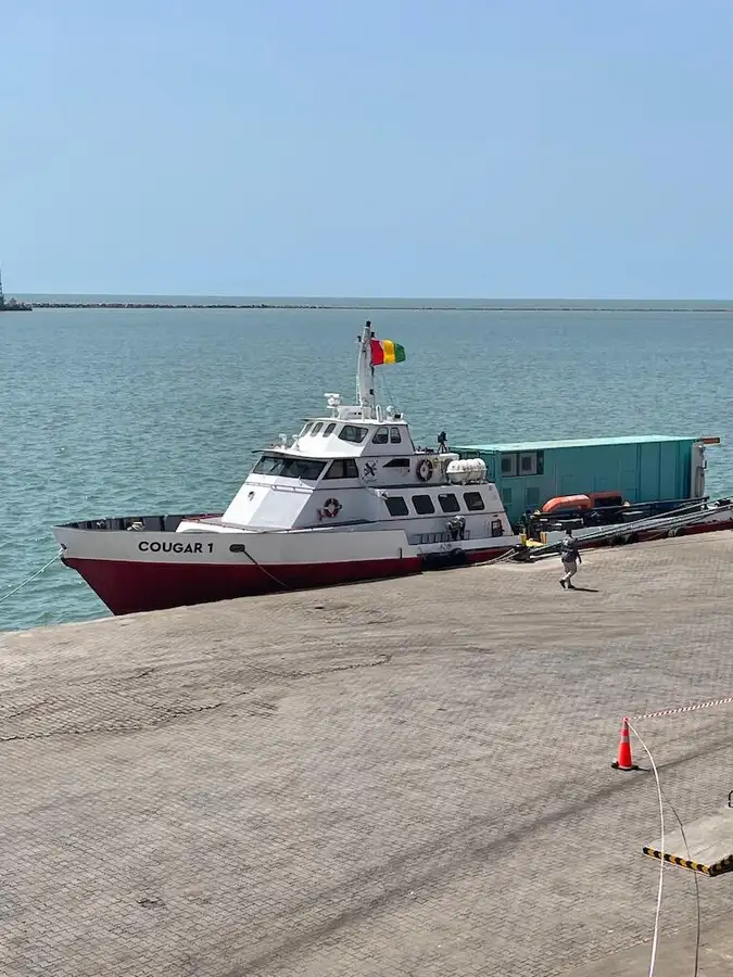 เรือบรรทุกตู้คอนเทนเนอร์ สำหรับขาย