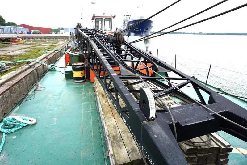 เรือติดตั้งเครน สำหรับขาย
