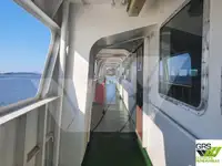 เรือขนส่งสัมภาระขึ้นฝั่งแบบมีถัง สำหรับขาย