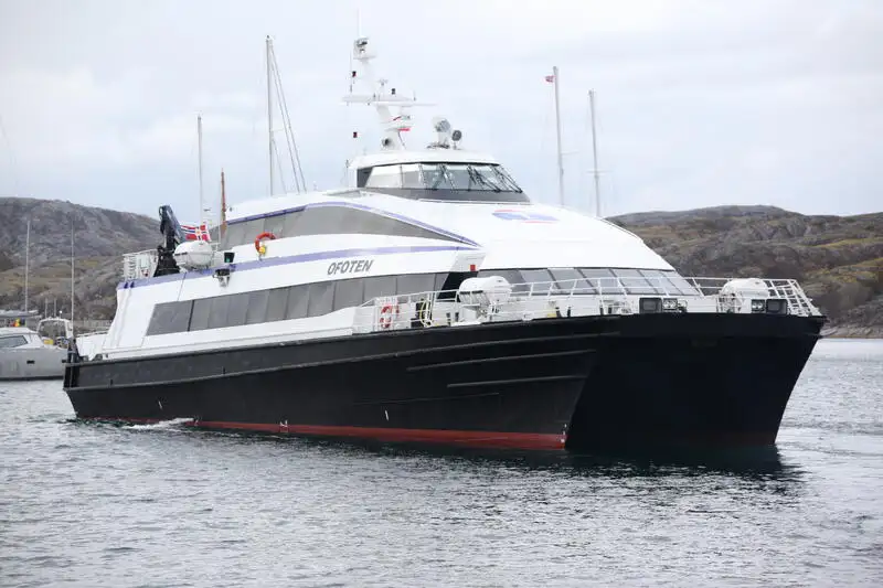 เรือสองลำ (Catamaran) สำหรับขาย