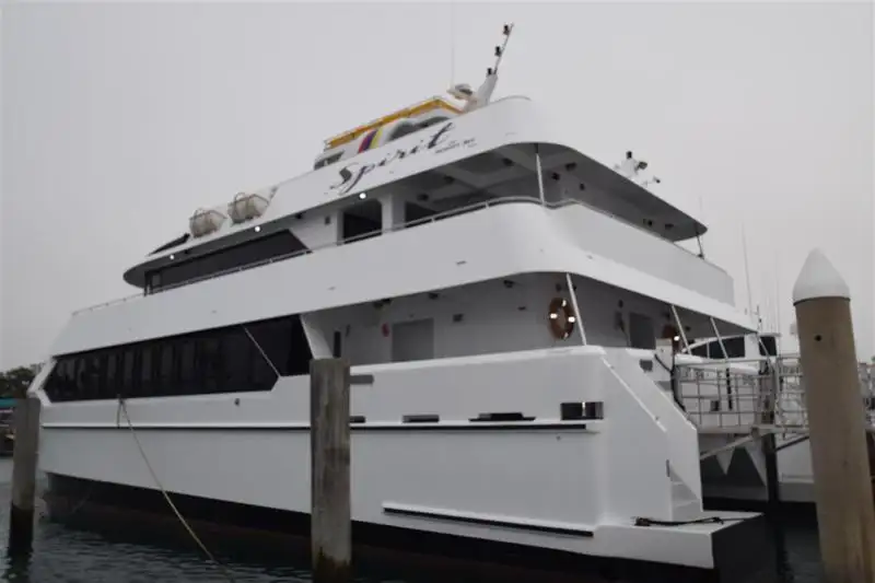 เรือสองลำ (Catamaran) สำหรับขาย