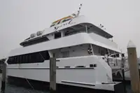 เรือสองลำ (Catamaran) สำหรับขาย