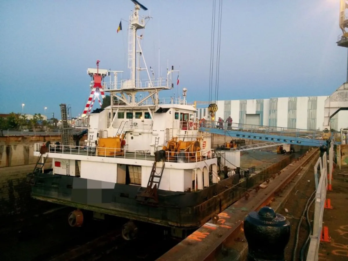 เรือขนส่งเสบียง สำหรับขาย