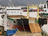 เรือขนส่งสัมภาระขึ้นฝั่งแบบมีถัง สำหรับขาย