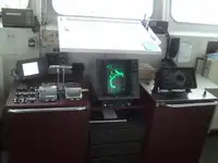 เรือขนส่งสัมภาระขึ้นฝั่งแบบมีถัง สำหรับขาย