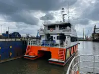 เรือบรรทุกตู้คอนเทนเนอร์ สำหรับขาย