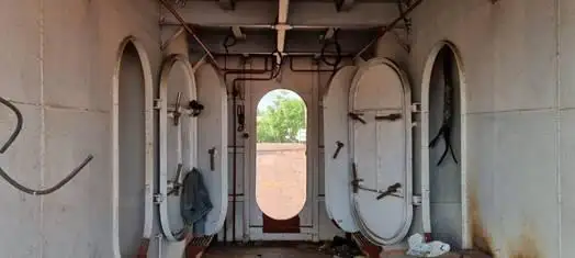 เรือขนส่งสัมภาระขึ้นฝั่งแบบมีถัง สำหรับขาย
