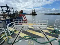 เรือบรรทุกตู้คอนเทนเนอร์ สำหรับขาย
