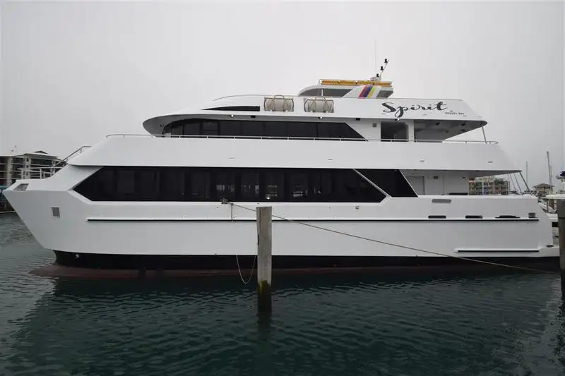 เรือสองลำ (Catamaran) สำหรับขาย