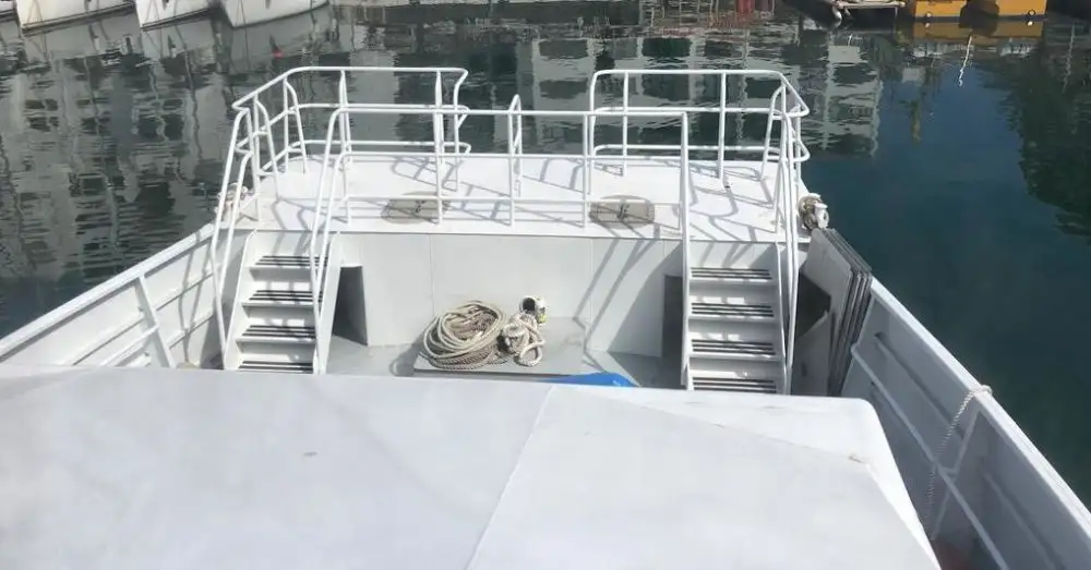 เรือสองลำ (Catamaran) สำหรับขาย