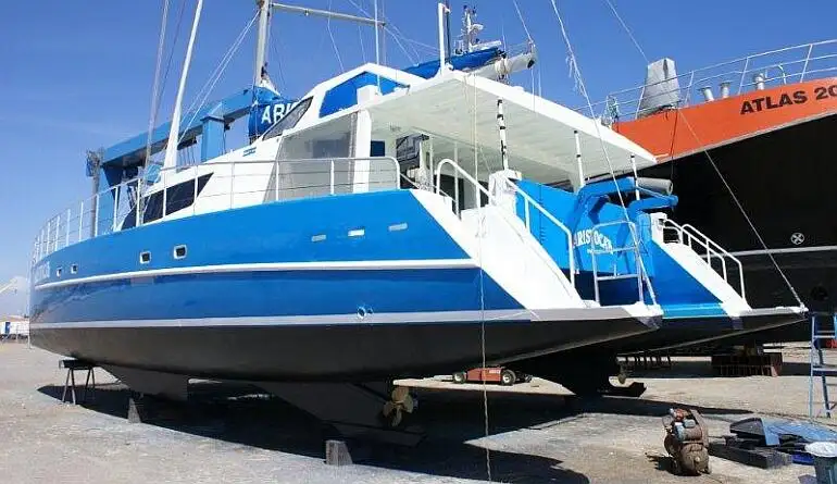 เรือสองลำ (Catamaran) สำหรับขาย