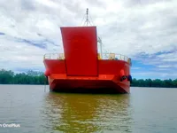 เรือขนส่งสัมภาระขึ้นฝั่งแบบมีถัง สำหรับขาย