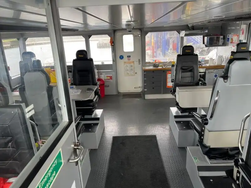 เรือบรรทุกตู้คอนเทนเนอร์ สำหรับขาย