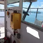 เรือขนส่งสัมภาระขึ้นฝั่งแบบมีถัง สำหรับขาย