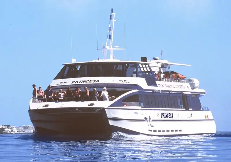 เรือสองลำ (Catamaran) สำหรับขาย