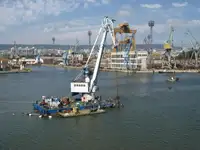 เรือติดตั้งเครน สำหรับขาย