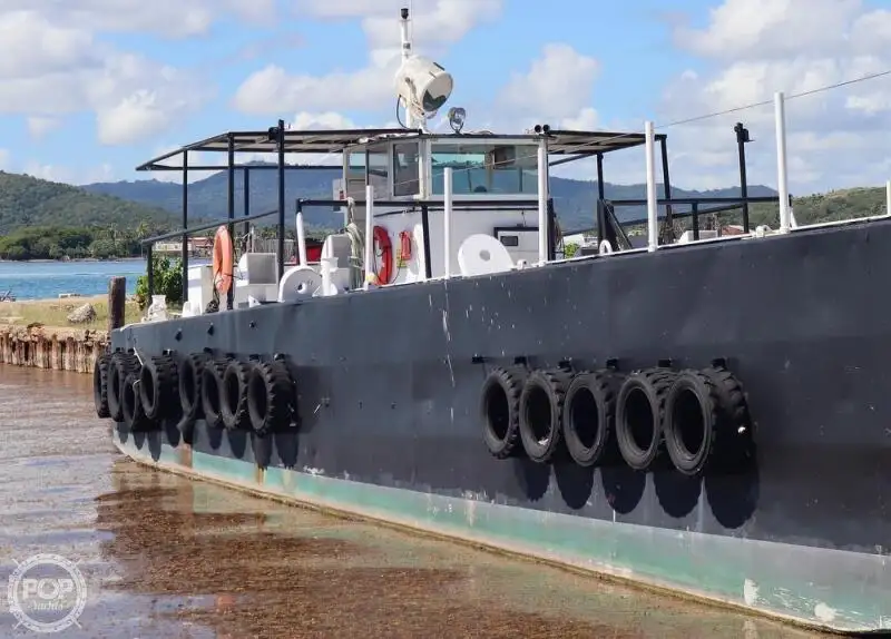 เรือขนส่งสัมภาระขึ้นฝั่งแบบมีถัง สำหรับขาย