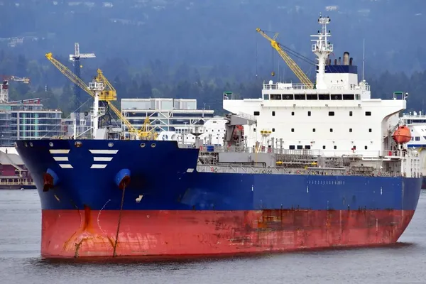 Oil/Chemical tanker for sale