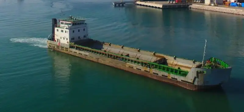 เรือบรรทุกสินค้า (Barge) สำหรับขาย