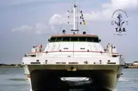 เรือสองลำ (Catamaran) สำหรับขาย