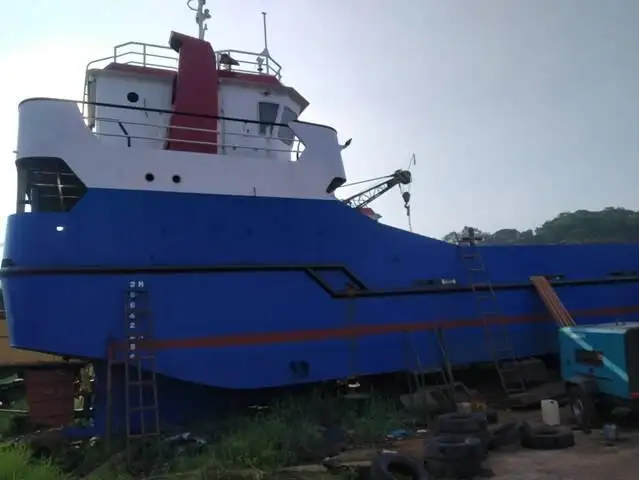 เรือขนส่งสัมภาระขึ้นฝั่งแบบมีถัง สำหรับขาย