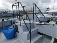 เรือสองลำ (Catamaran) สำหรับขาย