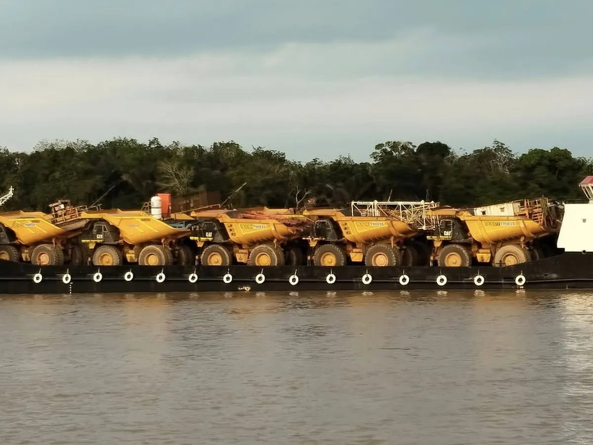 เรือขนส่งสัมภาระขึ้นฝั่งแบบมีถัง สำหรับขาย