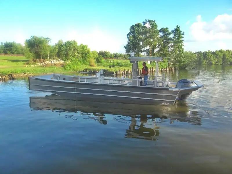 เรือขนส่งสัมภาระขึ้นฝั่งแบบมีถัง สำหรับขาย