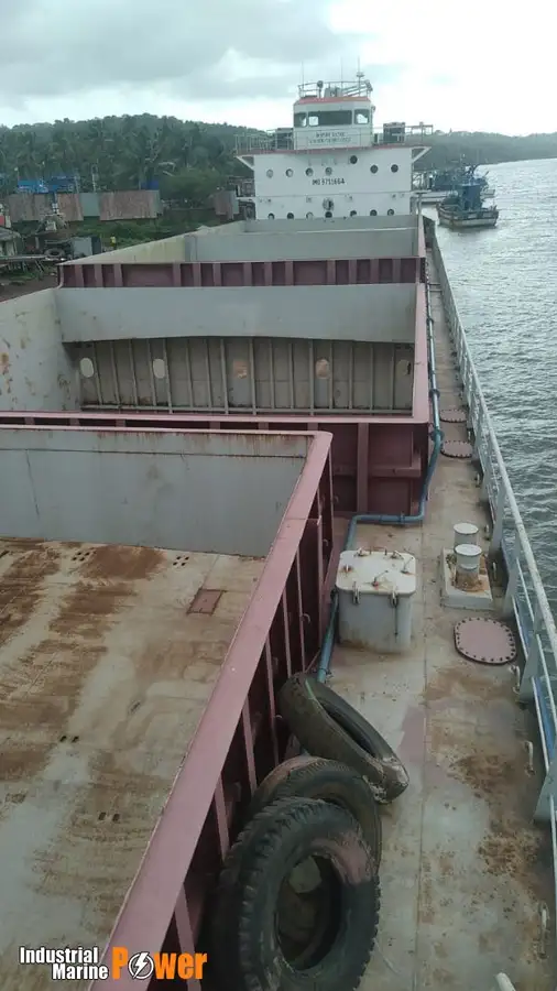 เรือบรรทุกตู้คอนเทนเนอร์ สำหรับขาย