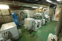 เรือขนส่งสัมภาระขึ้นฝั่งแบบมีถัง สำหรับขาย