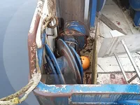 เรือบรรทุกปลาเป็น สำหรับขาย