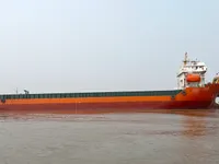 เรือขนส่งสัมภาระขึ้นฝั่งแบบมีถัง สำหรับขาย