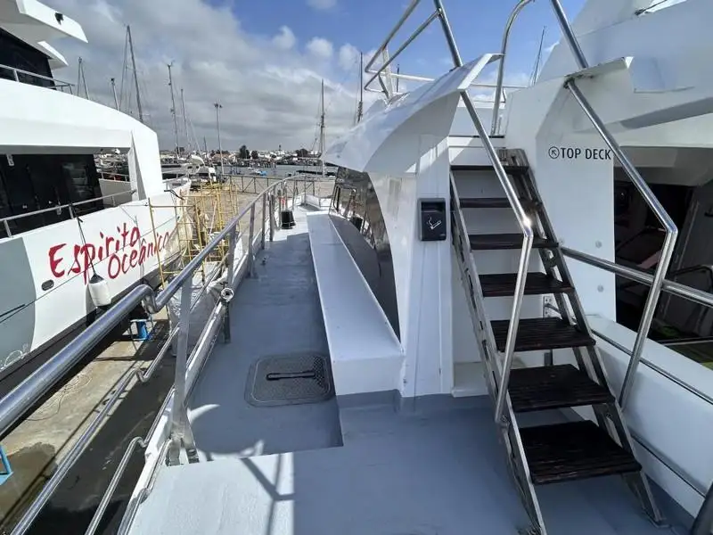 เรือสองลำ (Catamaran) สำหรับขาย