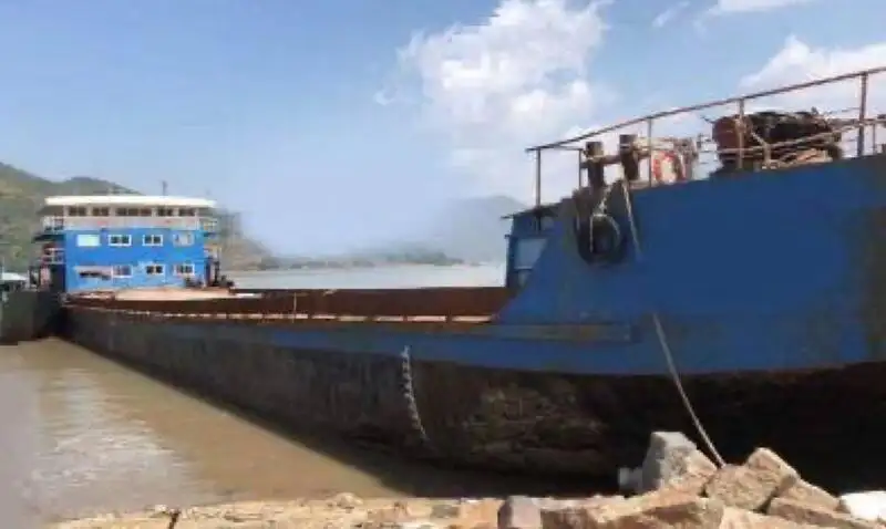 เรือบรรทุกสินค้า (Barge) สำหรับขาย