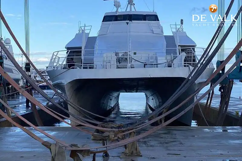เรือสองลำ (Catamaran) สำหรับขาย